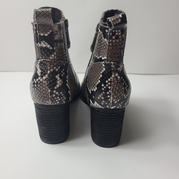 NWOT BLONDO noa  waterproof snakeskin ankle bootie - Picture 5 of 9